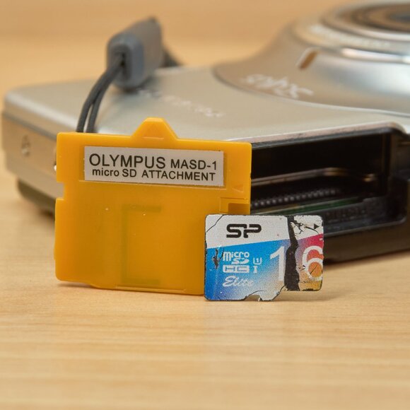 Olympus Stylus 7010 / 12MP Digital Camera / 7x Optical Zoom / Tested & Working - Picture 10 of 12